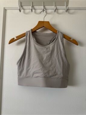 Fabletics High-Neck Sports Bra Crop Top in Sandy Gray